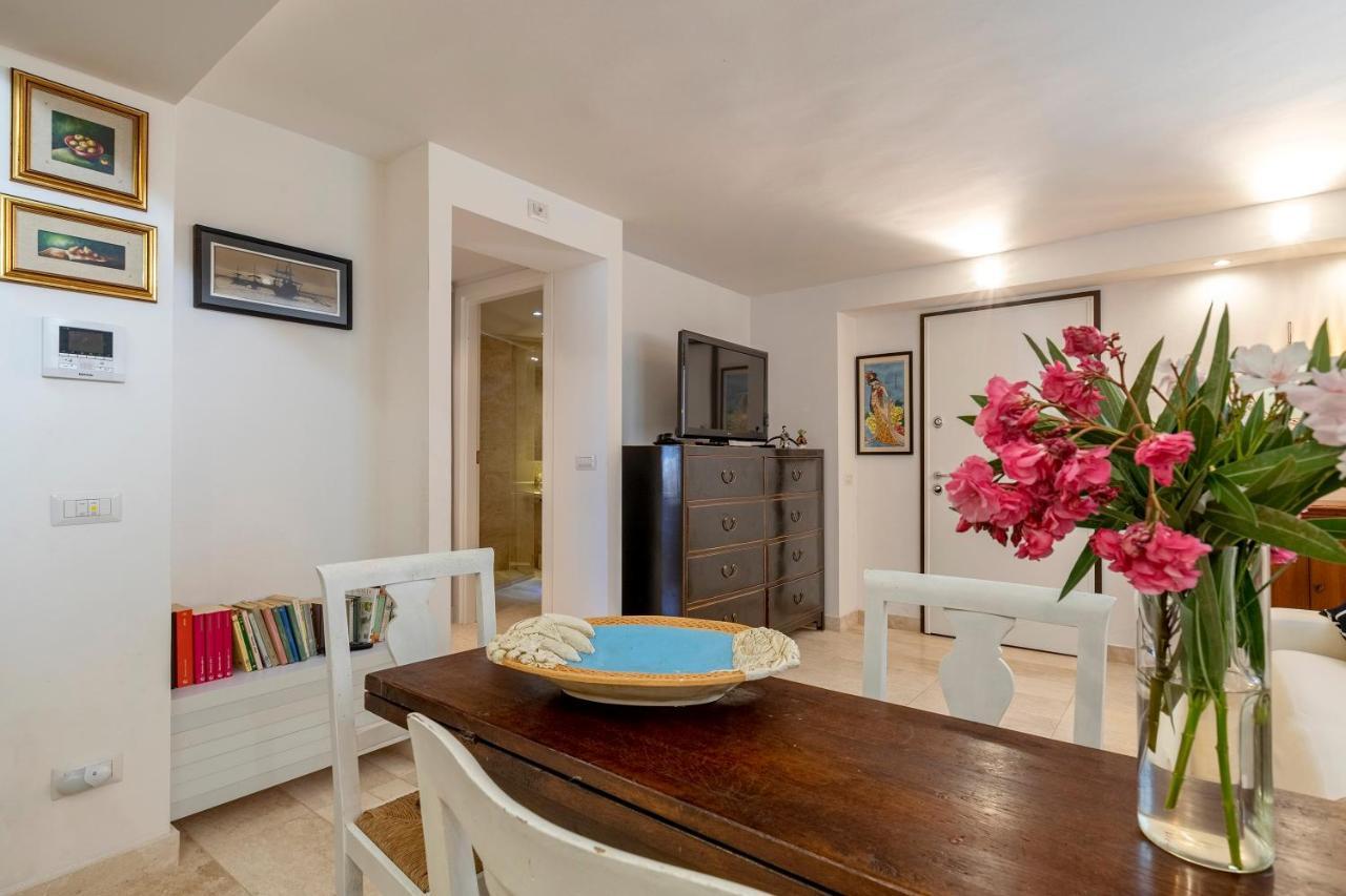 Charming Seafront Apartment With Garden And Patio Fertilia Eksteriør billede