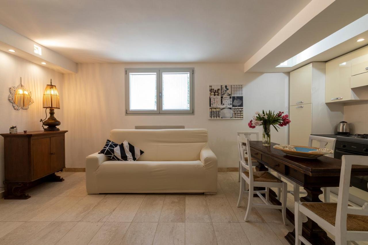 Charming Seafront Apartment With Garden And Patio Fertilia Eksteriør billede