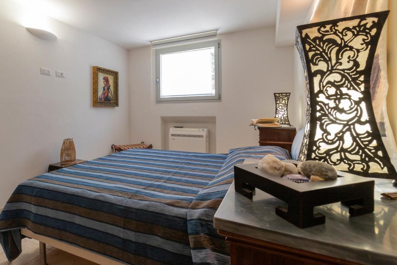 Charming Seafront Apartment With Garden And Patio Fertilia Eksteriør billede